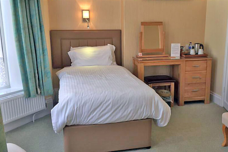 Edgcumbe Guest House - Image 4 - UK Tourism Online