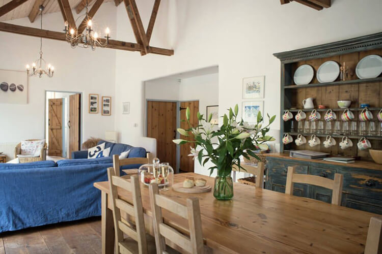 Elliotts Barn - Image 2 - UK Tourism Online