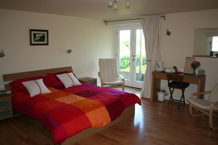 Furzedon Bed and Breakfast - Image 2 - UK Tourism Online