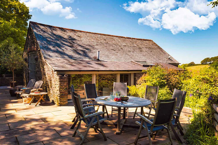 Gitcombe House and Country Cottages - Image 1 - UK Tourism Online