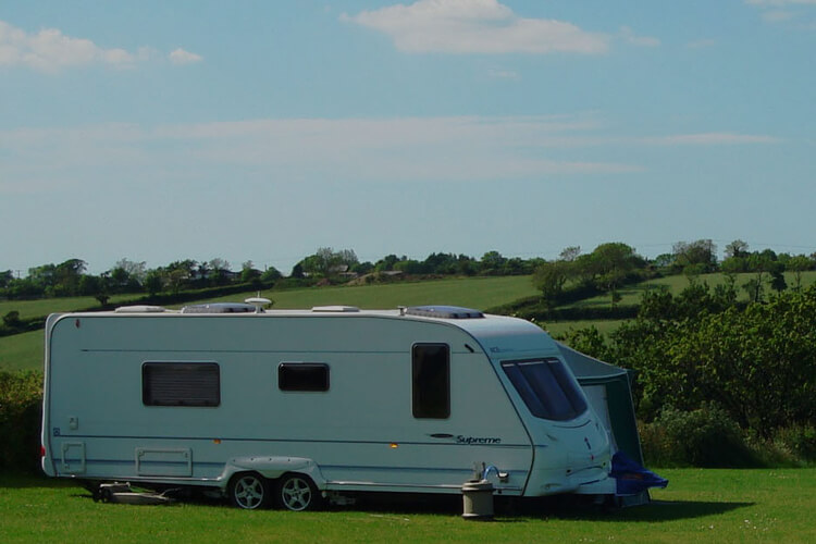 Headon Farm Caravan Site & Storage - Image 1 - UK Tourism Online