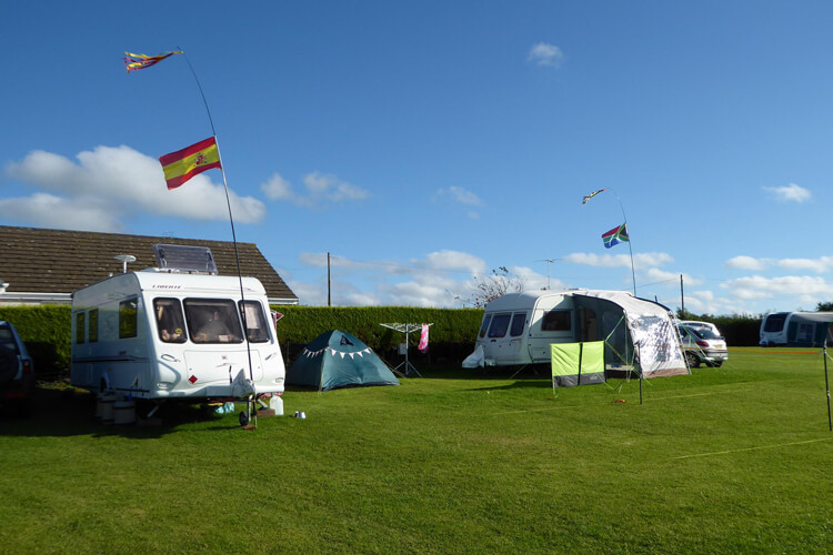 Headon Farm Caravan Site & Storage - Image 3 - UK Tourism Online