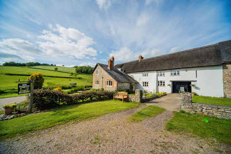 Higher Bruckland Farmhouse B&B - Image 1 - UK Tourism Online