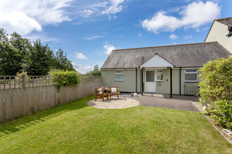 Higher Longford Cottages - Image 1 - UK Tourism Online