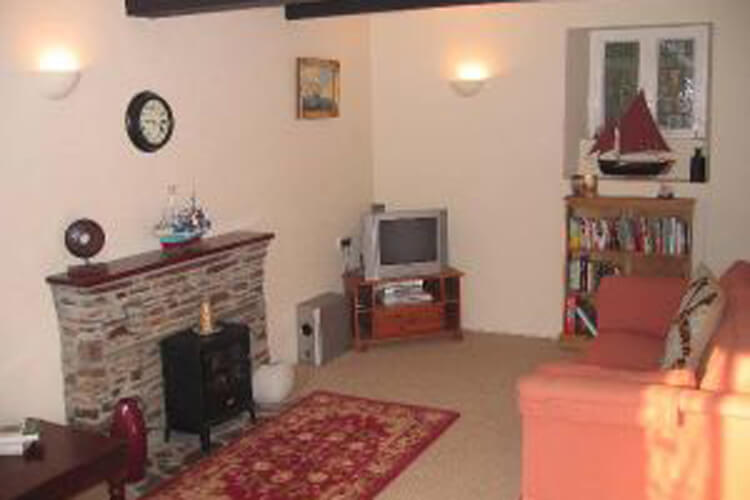 Honeysuckle Cottage - Image 3 - UK Tourism Online