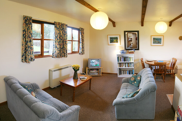 Kimworthy Cottage - Image 3 - UK Tourism Online