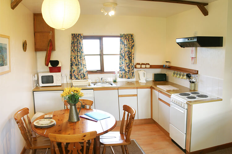 Kimworthy Cottage - Image 4 - UK Tourism Online