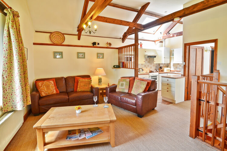 Knowle Farm Cottages - Image 2 - UK Tourism Online