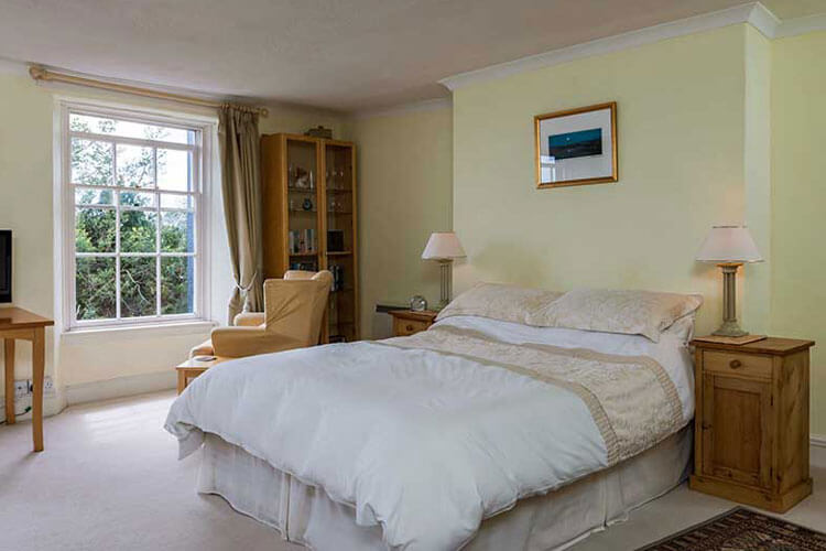 Lammas Park House - Image 2 - UK Tourism Online