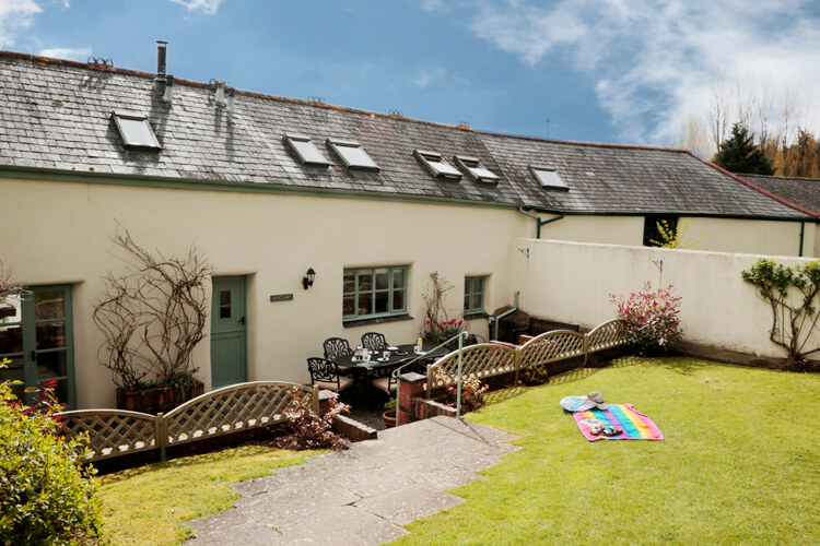 Long Barn Luxury Holiday Cottages - Image 1 - UK Tourism Online