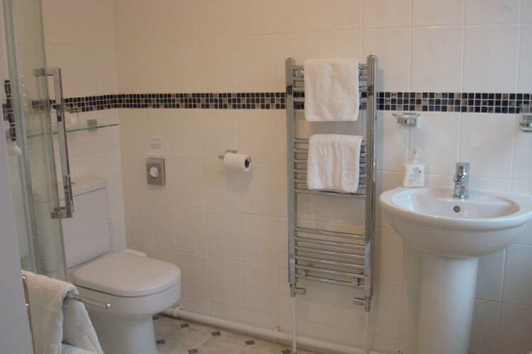 Okeside Cottage Bed and Breakfast - Image 4 - UK Tourism Online