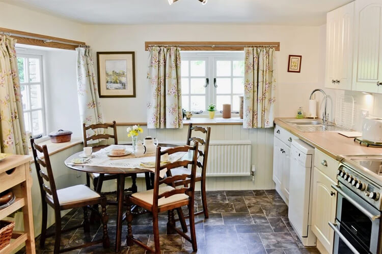 Peartree Cottage - Image 5 - UK Tourism Online