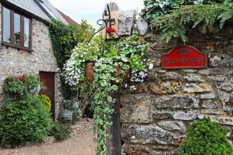 Red Doors Farm Cottages - Image 1 - UK Tourism Online