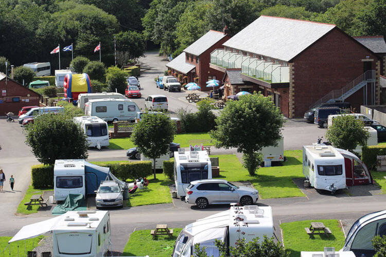 Riverside Caravan and Camping - Image 1 - UK Tourism Online