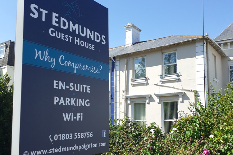 St Edmunds Guest House - Image 1 - UK Tourism Online