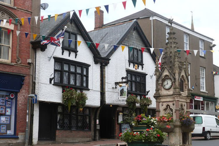 Black Horse Inn - Image 1 - UK Tourism Online