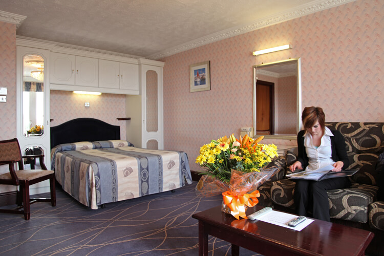 Devoncourt Resort and Apartments  - Image 2 - UK Tourism Online