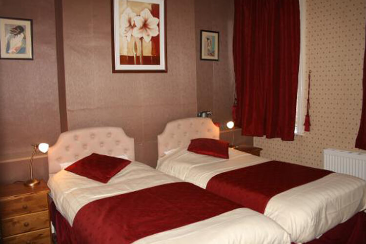 Glen Devon Hotel - Image 2 - UK Tourism Online