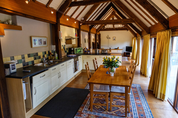 The Linhay at Lower Chilverton Farm - Image 3 - UK Tourism Online