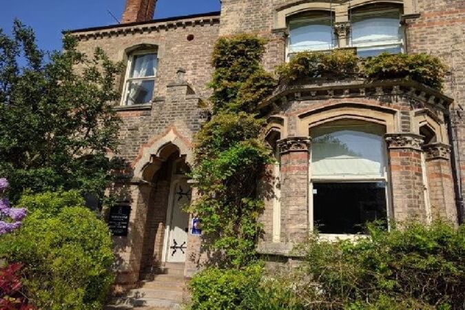 Town House Thumbnail | Exeter - Devon | UK Tourism Online