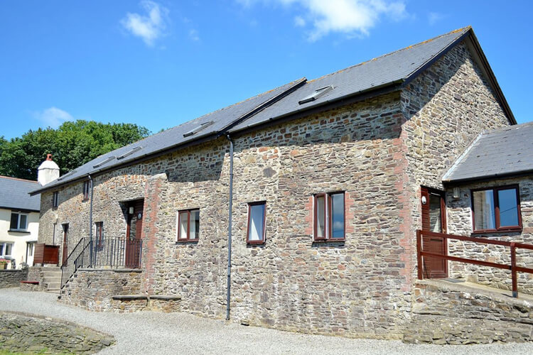 Venn Farm Cottages - Image 1 - UK Tourism Online