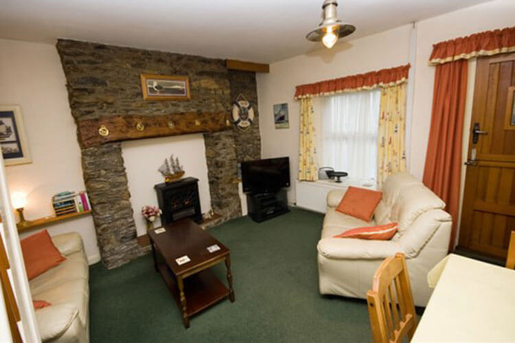 Waters Edge Cottage - Image 2 - UK Tourism Online