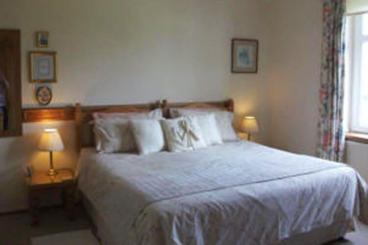 Whitstone Farm Bed and Breakfast - Image 2 - UK Tourism Online