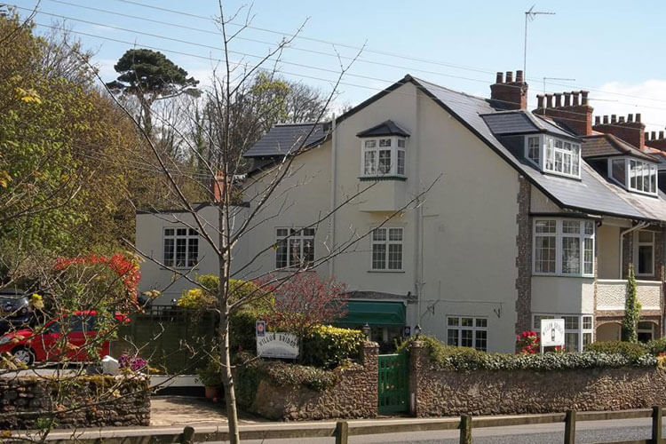 The Willow Bridge Guest House - Image 1 - UK Tourism Online