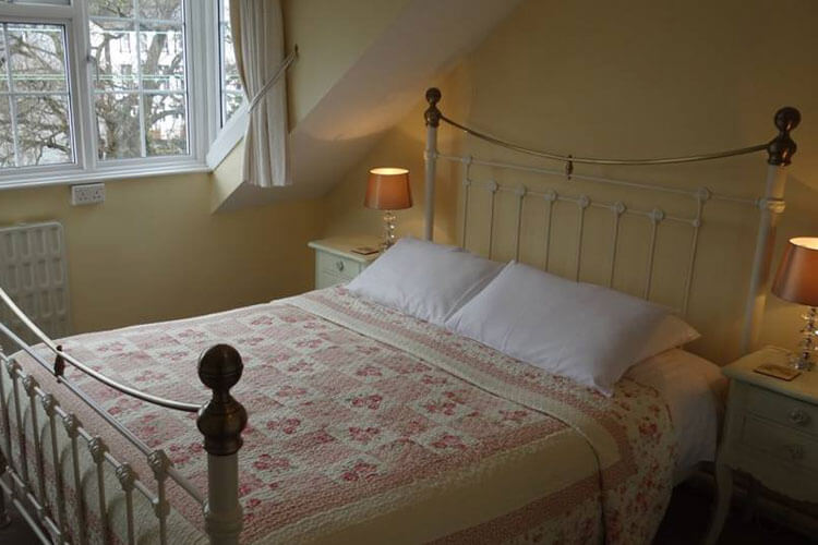 The Willow Bridge Guest House - Image 2 - UK Tourism Online