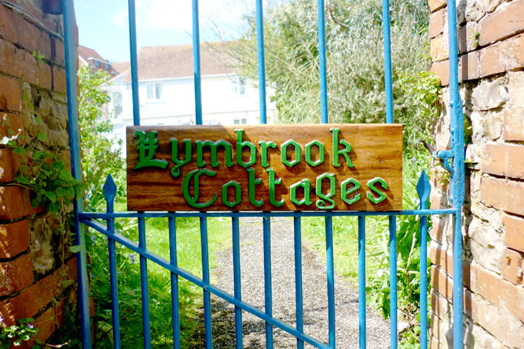 4 Lymbrook Cottages - Image 1 - UK Tourism Online