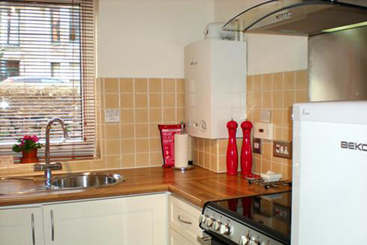 8 Sandringham Court - Image 2 - UK Tourism Online