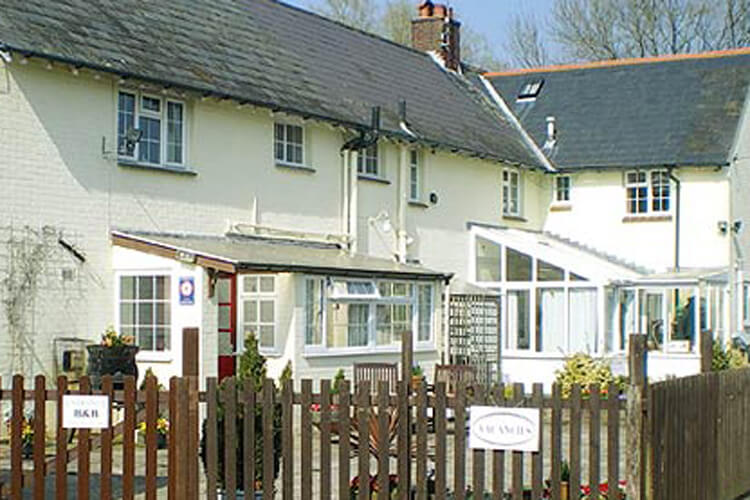 Brook Farm Bed and Breakfast - Image 1 - UK Tourism Online