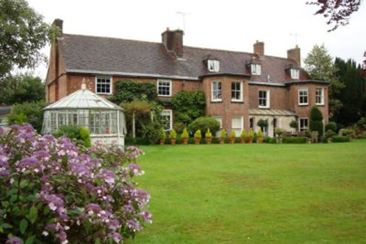 Bryanston Cottage - Image 1 - UK Tourism Online