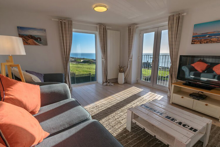 Chesil Beach Lodge - Image 2 - UK Tourism Online