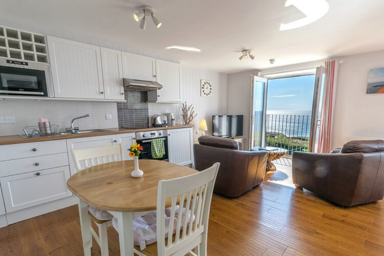 Chesil Beach Lodge - Image 3 - UK Tourism Online