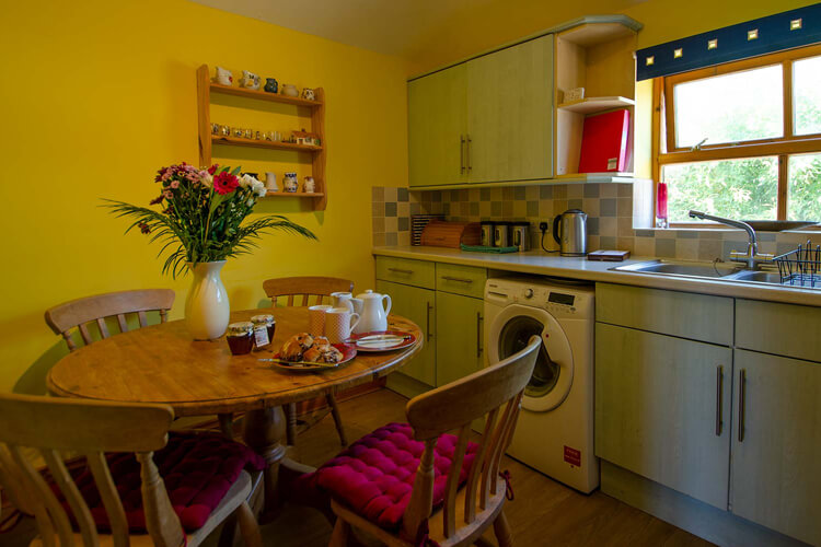 Cogden Cottages - Image 2 - UK Tourism Online