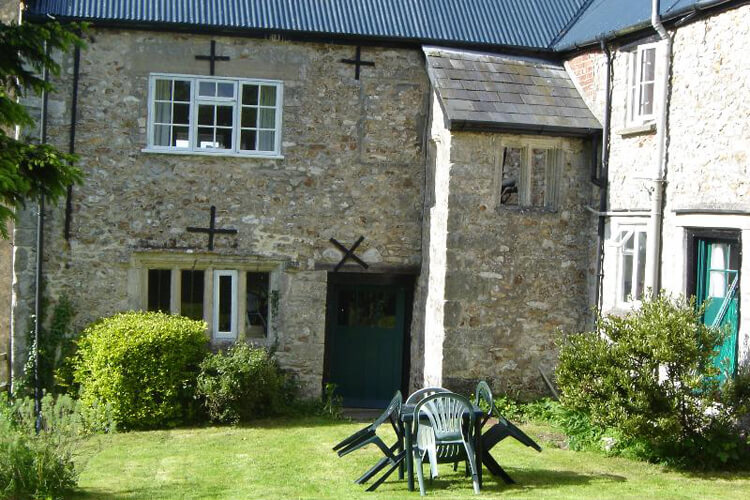 Colmer Farmhouse - Image 1 - UK Tourism Online