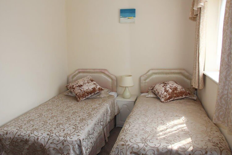 Central Seafront Apartments - Image 2 - UK Tourism Online