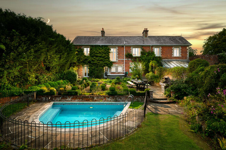 Downwood Holidays - Image 1 - UK Tourism Online