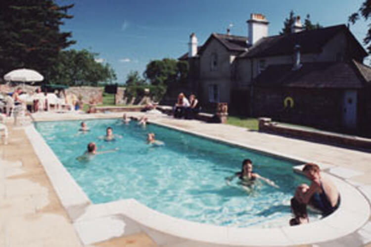 Farnham Farmhouse - Image 5 - UK Tourism Online