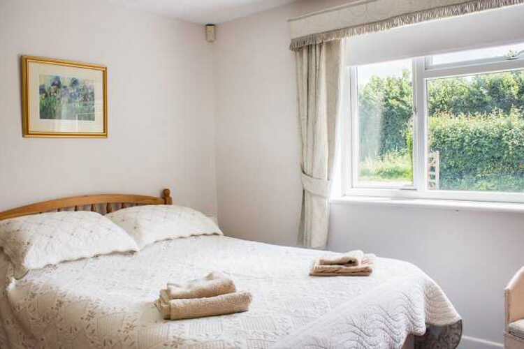 Fripps Cottage - Image 1 - UK Tourism Online