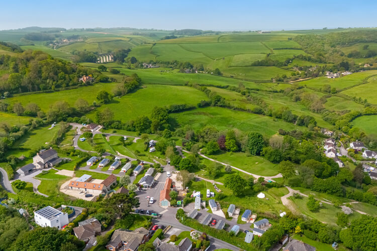 Hook Farm Caravan and Camping Site - Image 1 - UK Tourism Online