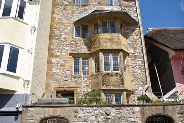 Lyme Regis Accommodation - Image 1 - UK Tourism Online