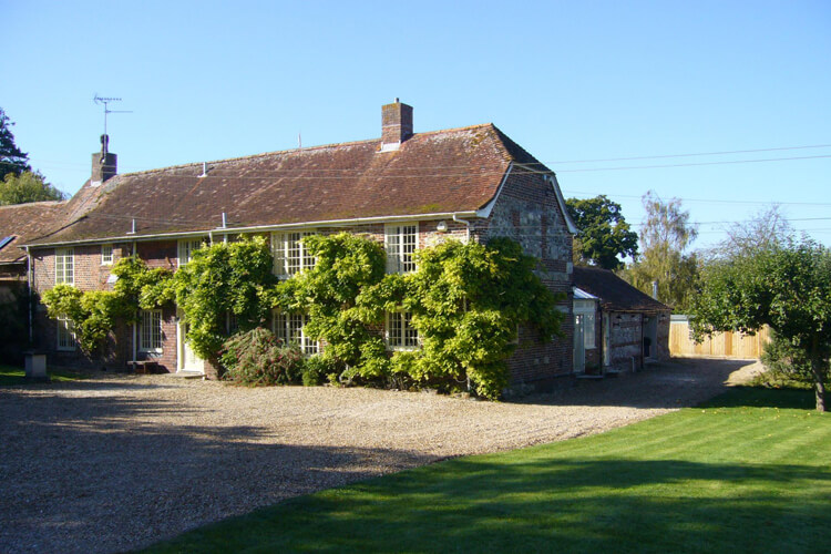 Manor Barn Bed & Breakfast - Image 1 - UK Tourism Online