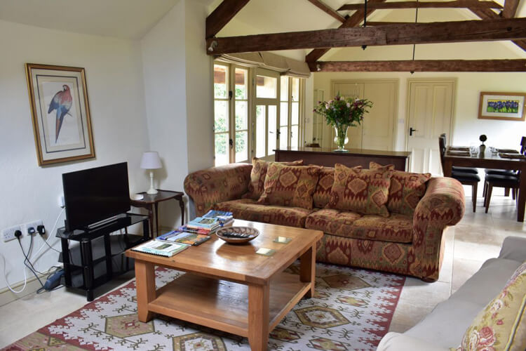 Manor Barn Bed & Breakfast - Image 2 - UK Tourism Online