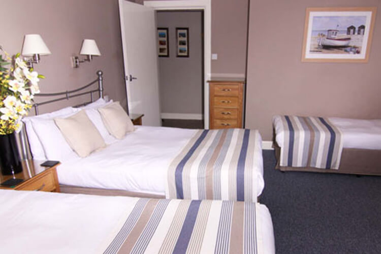 Riviera Holiday Apartments - Image 1 - UK Tourism Online