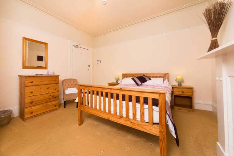 Sandy Bay Guest House - Image 3 - UK Tourism Online