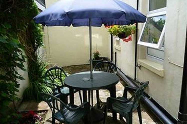 Sandy Bay Guest House - Image 5 - UK Tourism Online