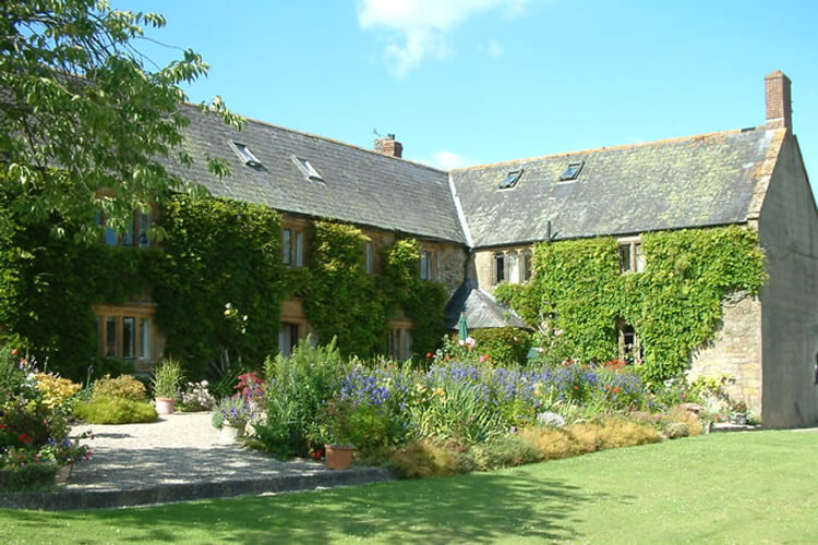 Seaborough Manor Farmhouse - Image 1 - UK Tourism Online