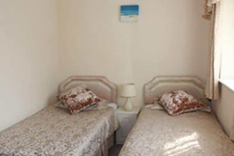 Seafront Apartments - Image 2 - UK Tourism Online